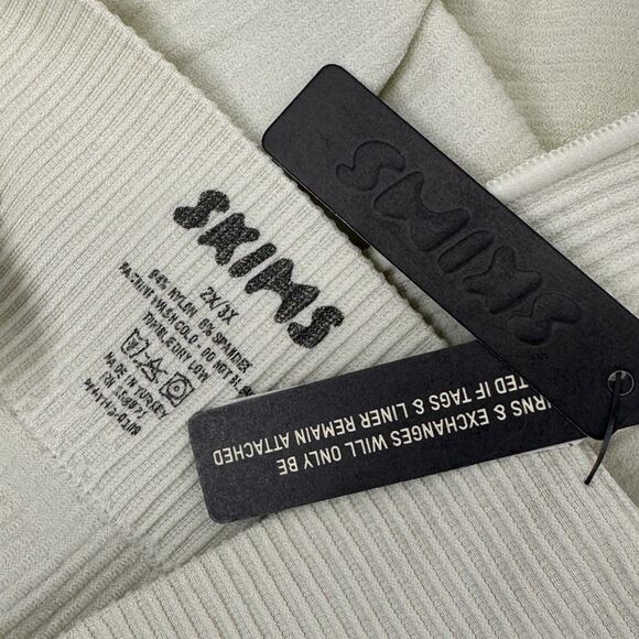 SKIMS Stretch Rib Thong - Size 2X/3X - Bone - Picture 5 of 6